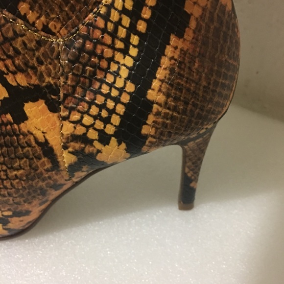 Women’s Long Boot - Picture 5 of 6